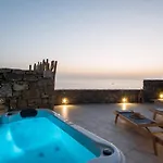 Gorgeous Studio In Cycladic Architecture Overlooking The Aegean